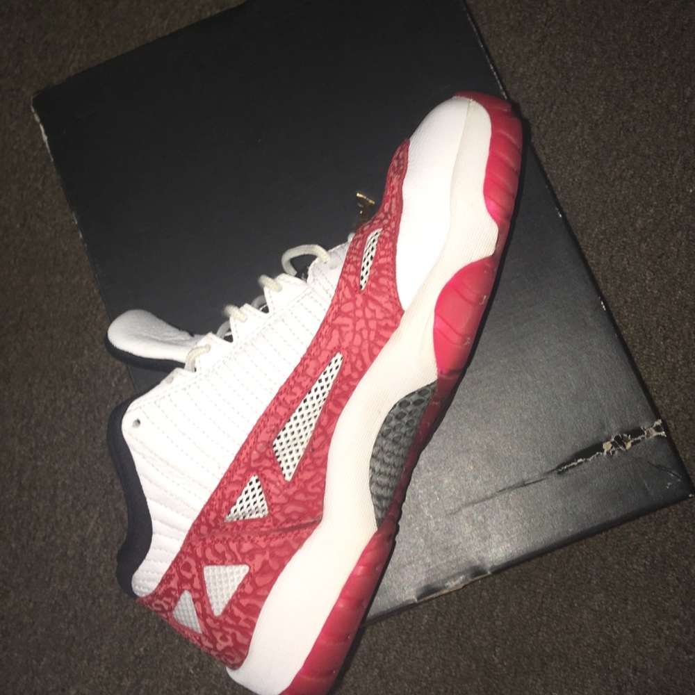 Jordan 11 low retro IE - Picture 3 of 3